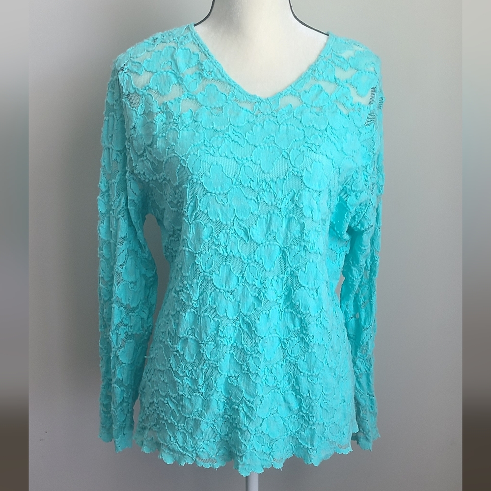 Hot Babe women's long sleeve top with floral lace detail, Size 1X.